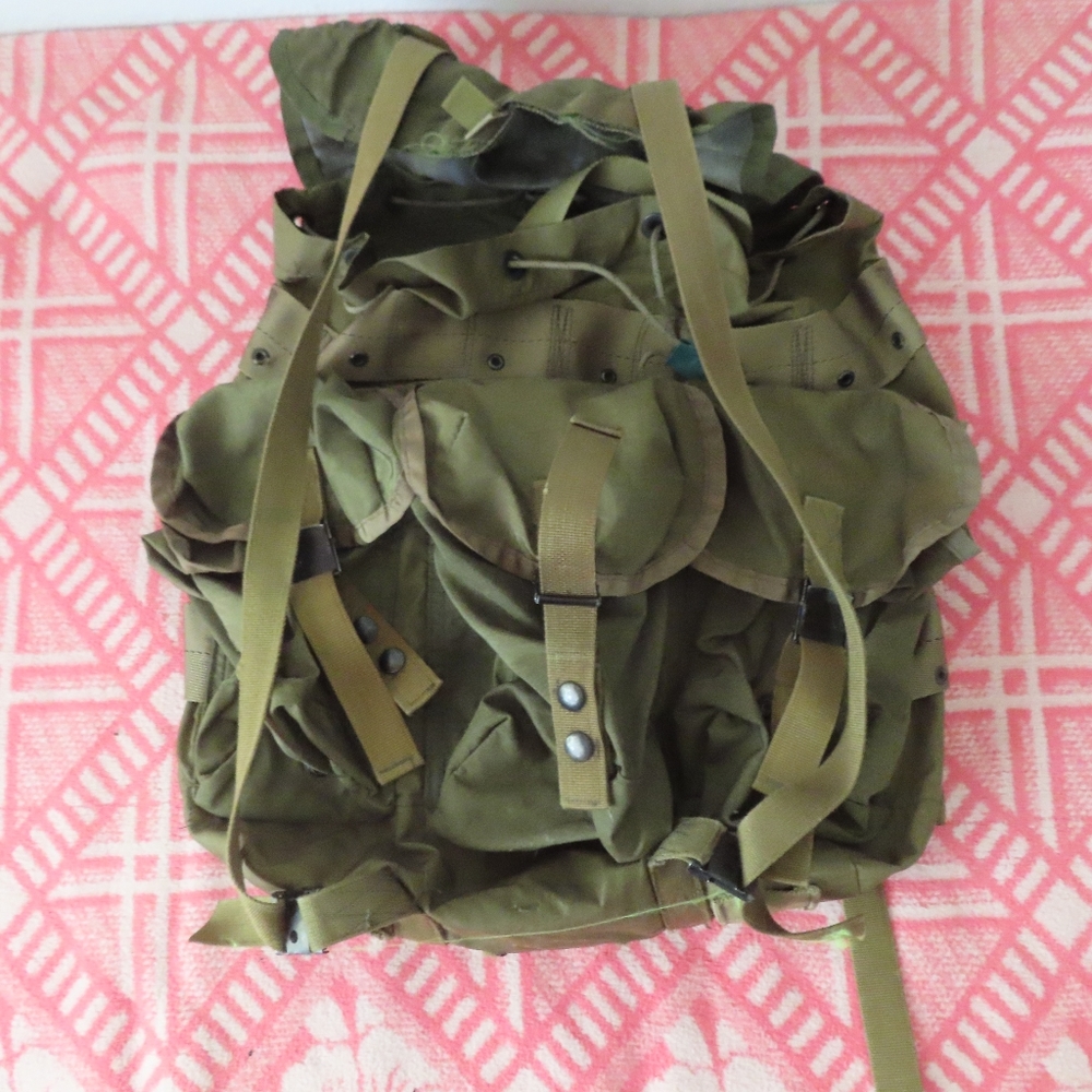 GIBRALTAR US MILITARY NYLON FIELD PACK LC-1 (NO FRAME) 1970s